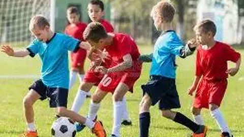 “热刺门前险象环生！泰特神来之笔，富勒姆一球绝杀，1-0逆袭热刺！”