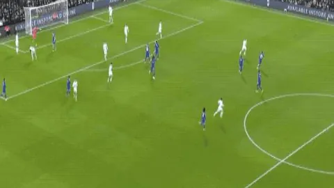 “郭强斧腿逆境反击，首回合25秒被击倒，终以36腿逆转获胜”